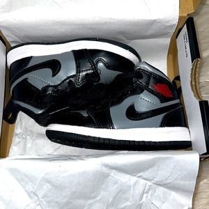 Nike Air Jordan 1 Retro Mid Shadow Grey Black Red 640735-096 Kids Shoes size 5C